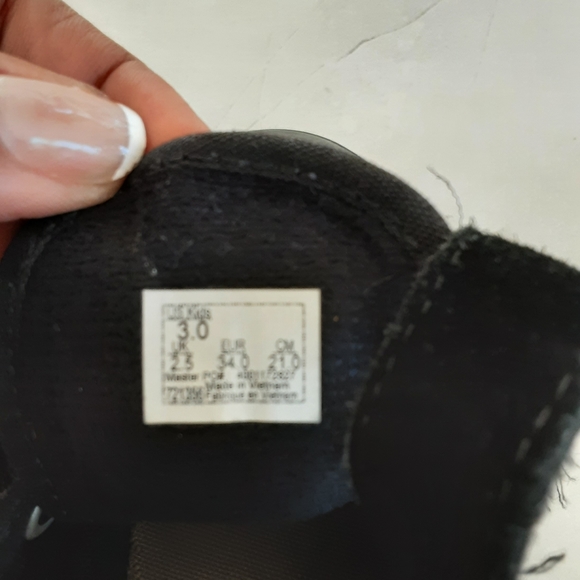 Vans Black Suede & Canvas Velcro Shoes. - Picture 4 of 5